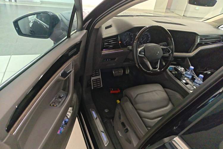 Used Volkswagen Touareg 2021 3.0 TSI Prestige Edition Classic Sport Package Driver Seat