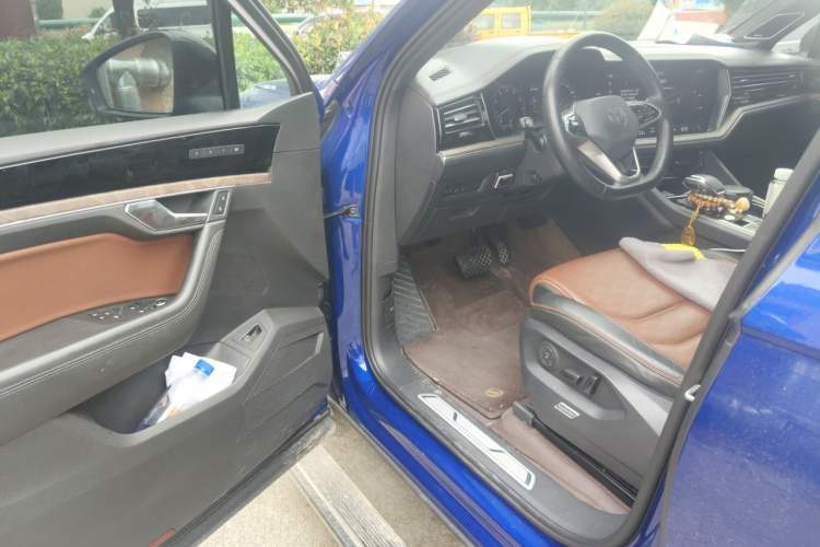 Used Volkswagen Touareg 2021 3.0 TSI Prestige Edition Driver Seat