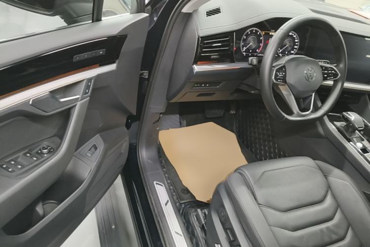 Used Volkswagen Touareg 2021 3.0 TSI Prestige Edition Classic Sport Package Driver Seat