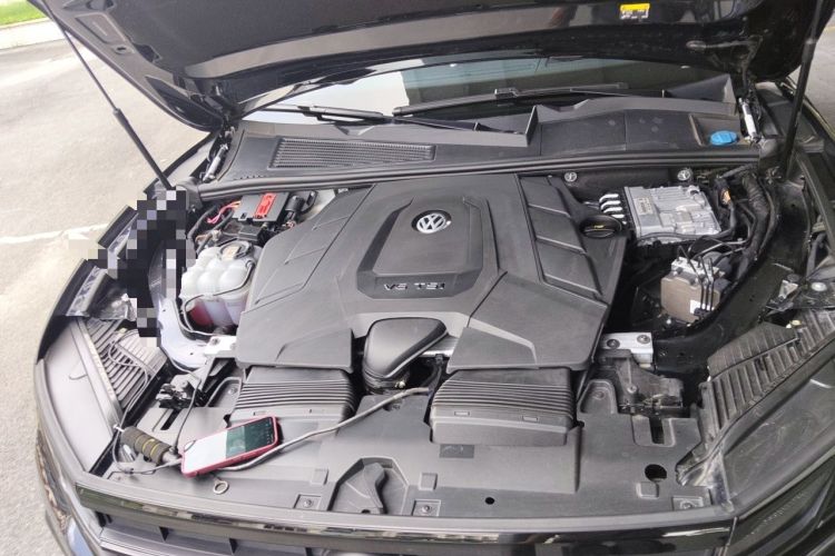 Used Volkswagen Touareg 2021 3.0 TSI Luxury Edition Black Diamond Sport Package Engine Bay