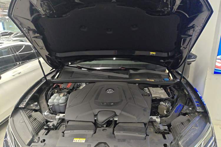 Used Volkswagen Touareg 2021 3.0 TSI Prestige Edition Classic Sport Package Engine Bay