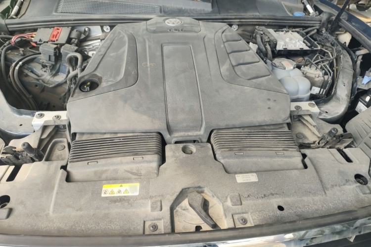 Used Volkswagen Touareg 2021 2.0 TSI RuiShang Edition Engine Bay