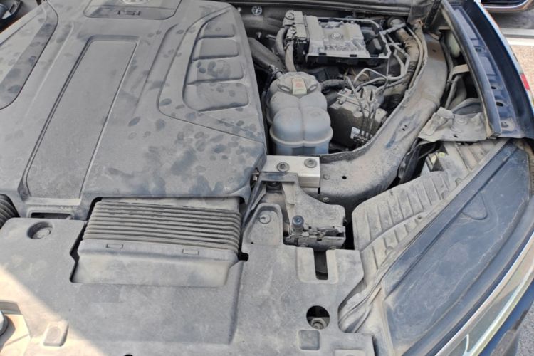Used Volkswagen Touareg 2021 2.0 TSI Ruiyi Edition Engine Bay Left