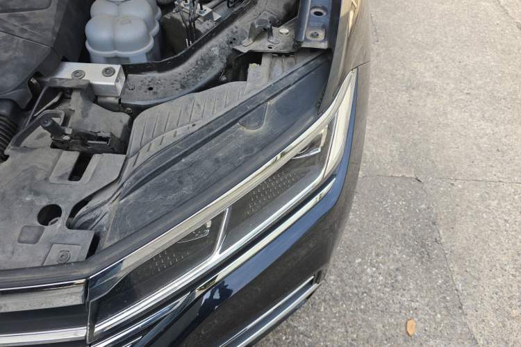 Used Volkswagen Touareg 2021 2.0 TSI Ruiyi Edition Engine Bay Left