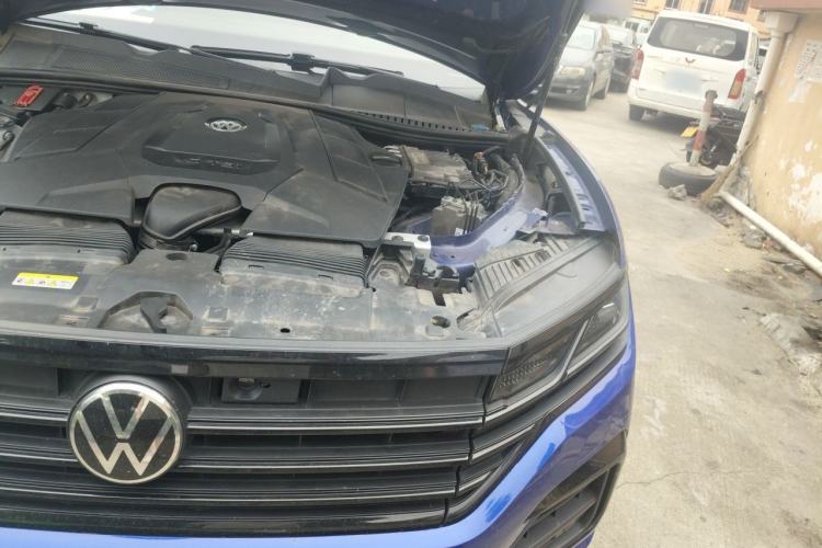 Used Volkswagen Touareg 2021 3.0 TSI Prestige Edition Engine Bay Left
