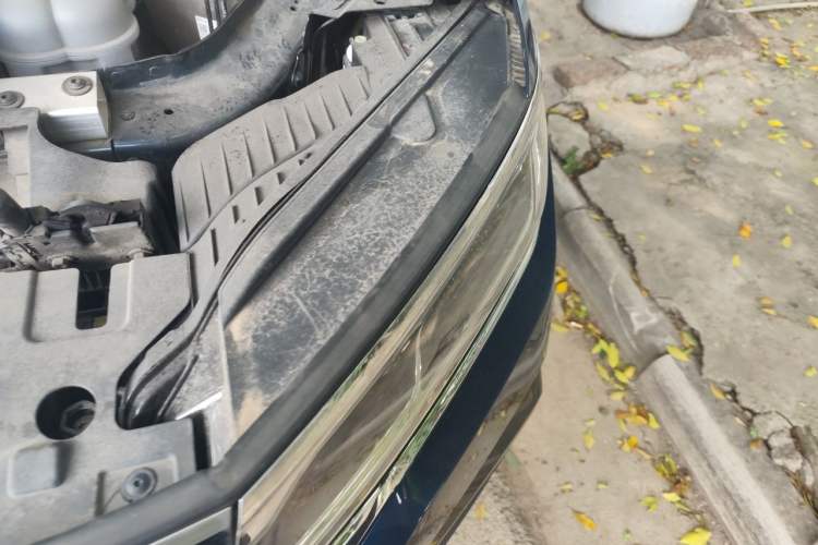 Used Volkswagen Touareg 2021 2.0 TSI RuiShang Edition Engine Bay Left