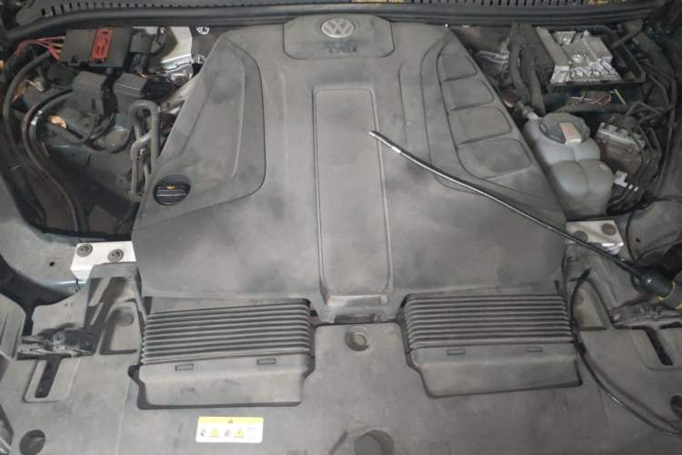 Used Volkswagen Touareg 2021 2.0 TSI RuiShang Edition Engine Bay