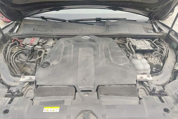Used Volkswagen Touareg 2021 2.0 TSI RuiShang Edition Engine Bay
