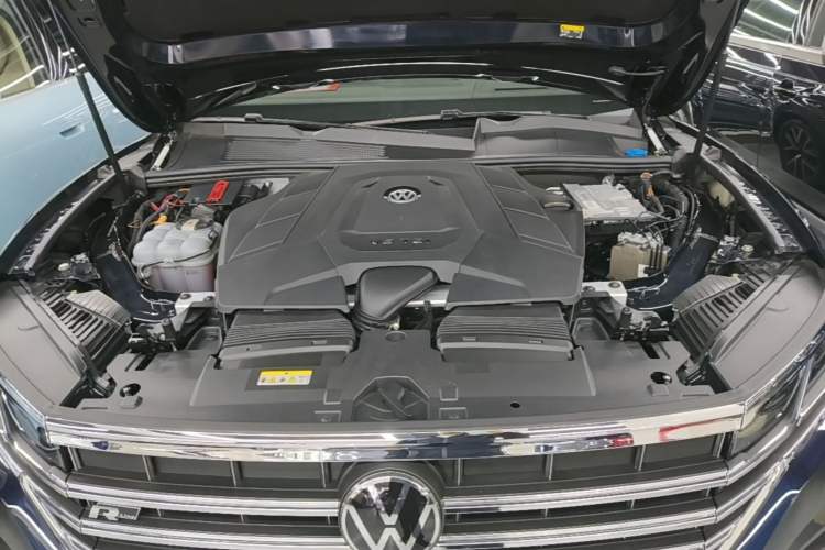 Used Volkswagen Touareg 2021 3.0 TSI Prestige Edition Classic Sport Package Engine Bay