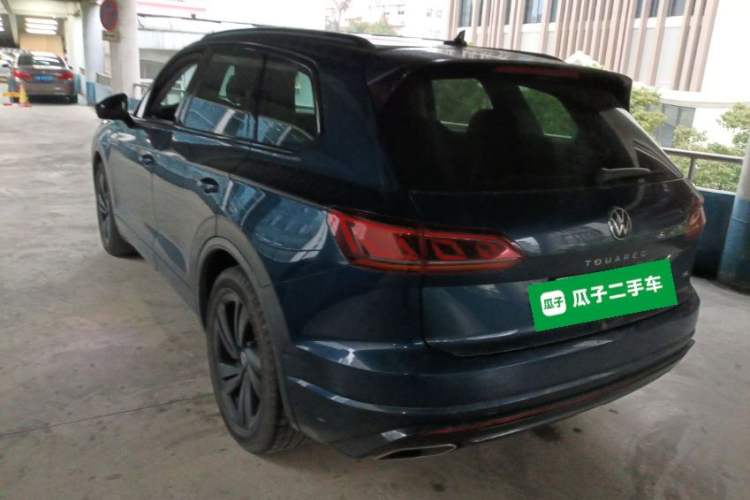 Used Volkswagen Touareg 2021 3.0 TSI Luxury Edition Black Diamond Sport Package Exterior 3