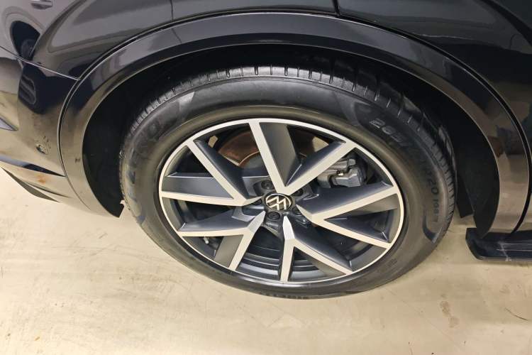 Used Volkswagen Touareg 2021 3.0 TSI Prestige Edition Classic Sport Package Exterior 5