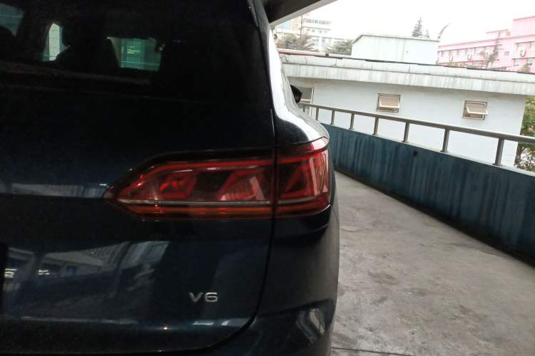 Used Volkswagen Touareg 2021 3.0 TSI Luxury Edition Black Diamond Sport Package Exterior 6