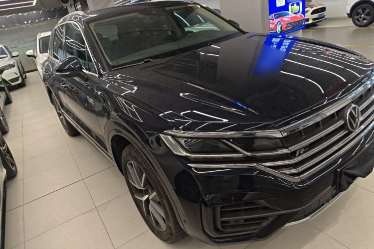 Used Volkswagen Touareg 2021 3.0 TSI Prestige Edition Classic Sport Package Front Right 45 Deg