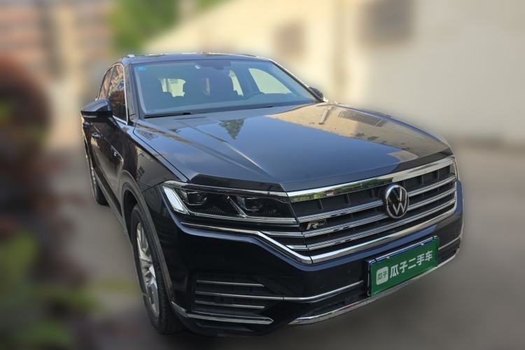 Used Volkswagen Touareg 2021 2.0 TSI Ruiyi Edition Front Right 45 Deg