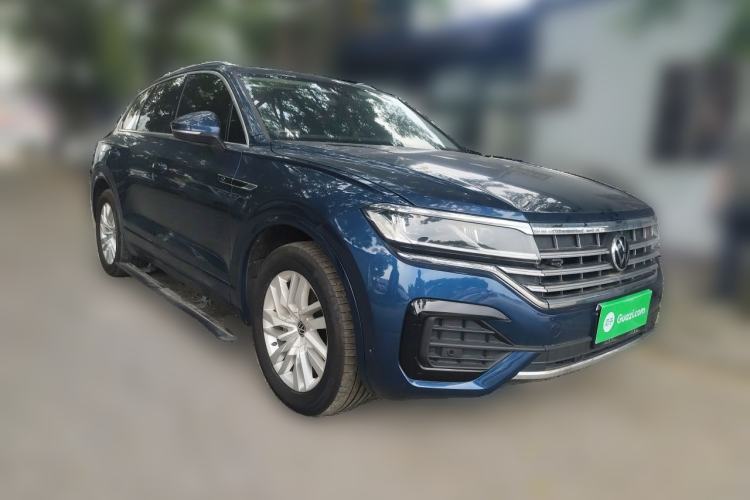Used Volkswagen Touareg 2021 2.0 TSI RuiShang Edition Front Right 45 Deg
