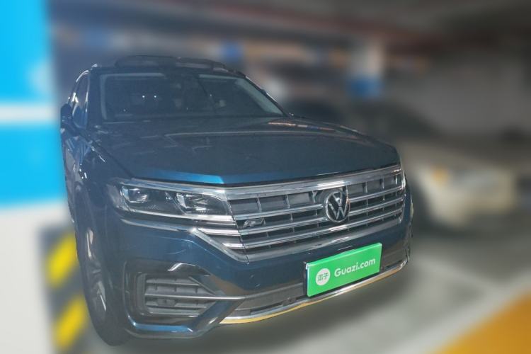 Used Volkswagen Touareg 2021 2.0 TSI RuiShang Edition Front Right 45 Deg