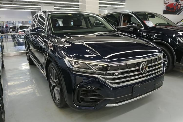 Used Volkswagen Touareg 2021 3.0 TSI Prestige Edition Classic Sport Package Front Right 45 Deg