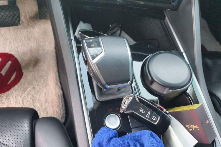 Used Volkswagen Touareg  Gear Lever