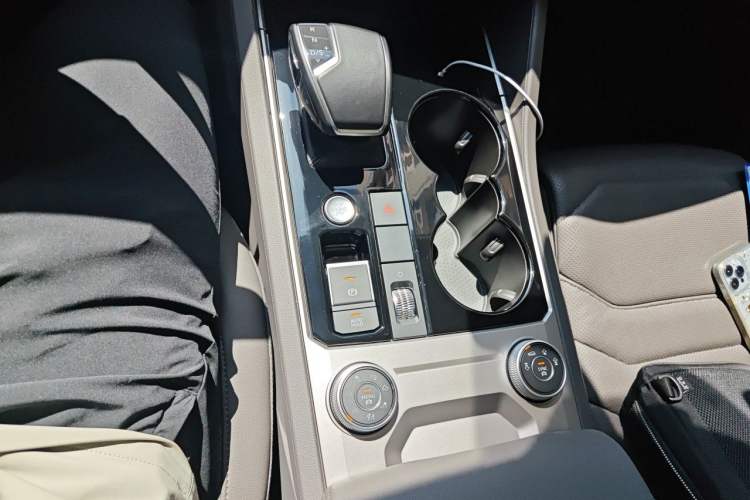Used Volkswagen Touareg 2021 2.0 TSI RuiShang Edition Gear Lever