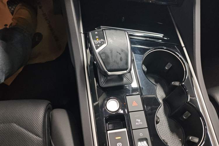 Used Volkswagen Touareg 2021 3.0 TSI Prestige Edition Classic Sport Package Gear Lever