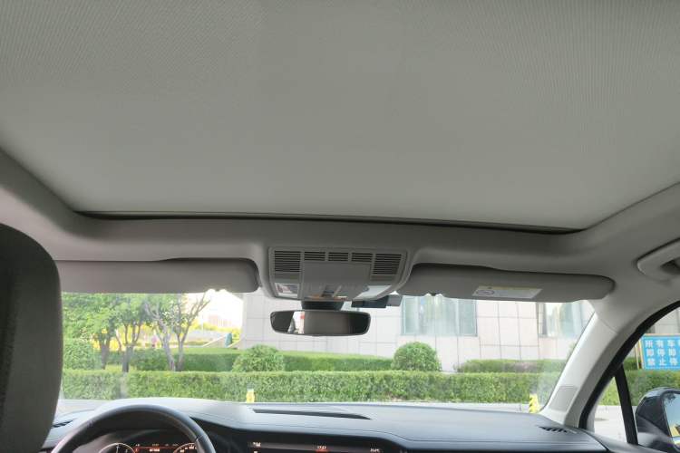 Used Volkswagen Touareg  Headliner