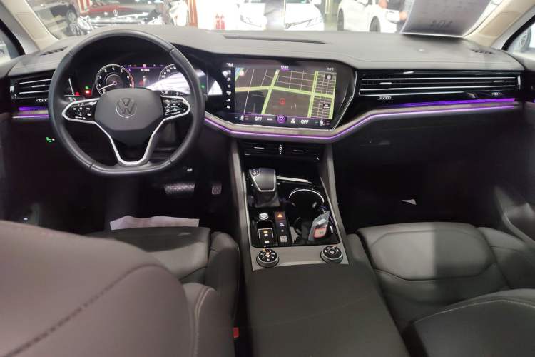 Used Volkswagen Touareg 2021 3.0 TSI Prestige Edition Classic Sport Package Interior 2