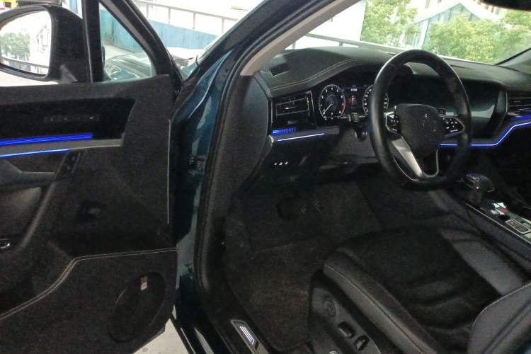 Used Volkswagen Touareg 2021 3.0 TSI Luxury Edition Black Diamond Sport Package Interior 2