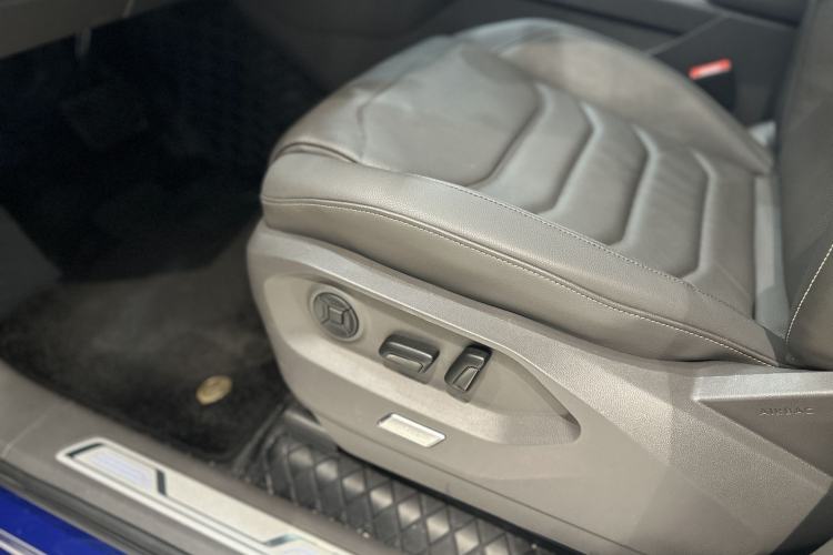 Used Volkswagen Touareg 2021 3.0 TSI Prestige Edition Classic Sport Package Interior 4