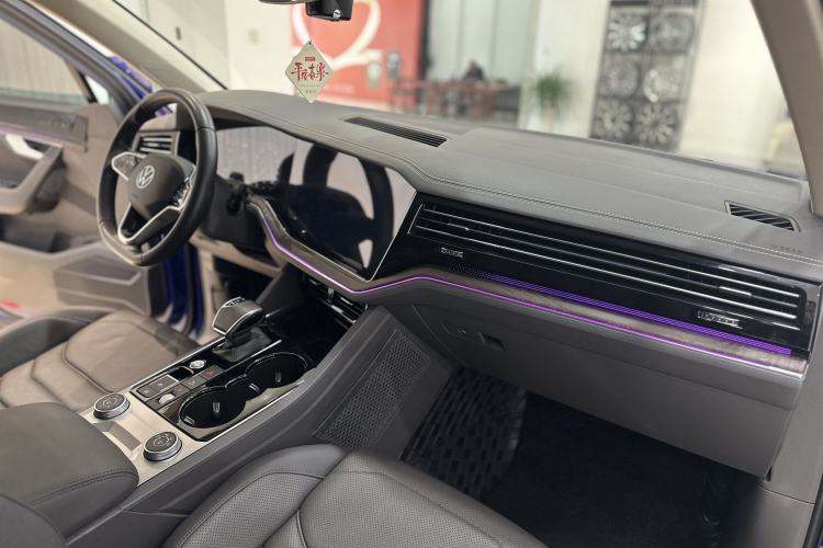 Used Volkswagen Touareg 2021 3.0 TSI Prestige Edition Classic Sport Package Interior 6