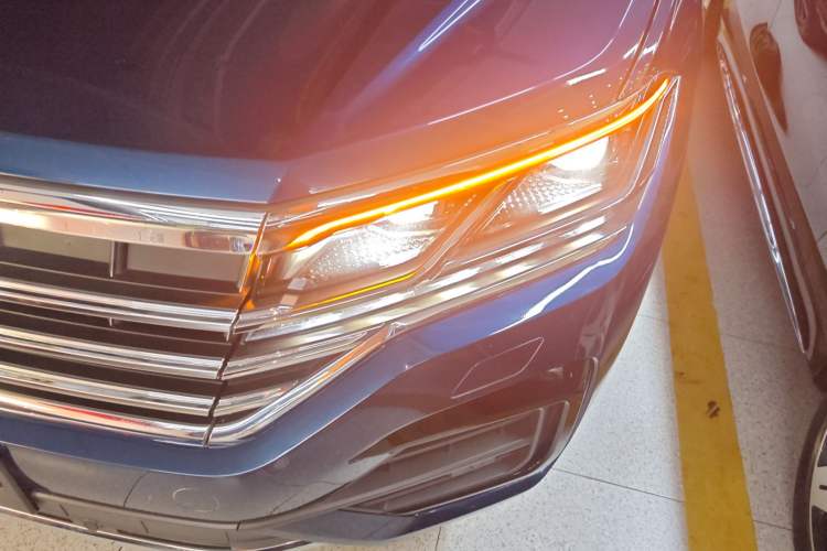 Used Volkswagen Touareg 2021 3.0 TSI Prestige Edition Classic Sport Package Left Front Headlight