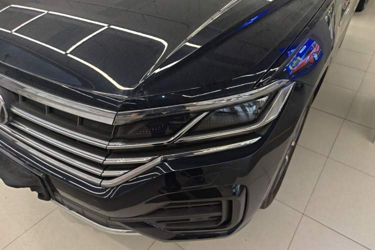 Used Volkswagen Touareg 2021 3.0 TSI Prestige Edition Classic Sport Package Left Front Headlight