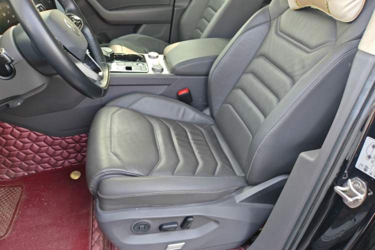 Used Volkswagen Touareg 2021 2.0 TSI Ruiyi Edition Left Front Seat