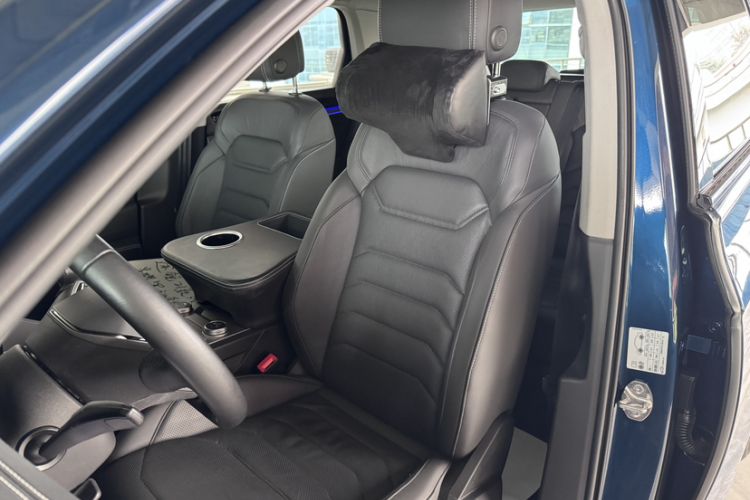 Used Volkswagen Touareg 2021 3.0 TSI Luxury Edition Black Diamond Sport Package Left Front Seat