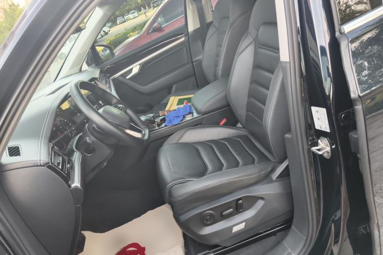 Used Volkswagen Touareg  Left Front Seat