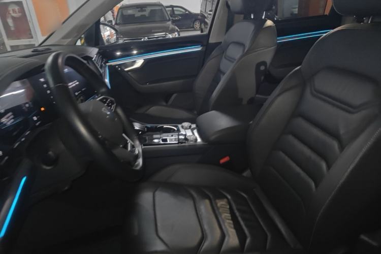 Used Volkswagen Touareg 2021 2.0 TSI RuiShang Edition Left Front Seat