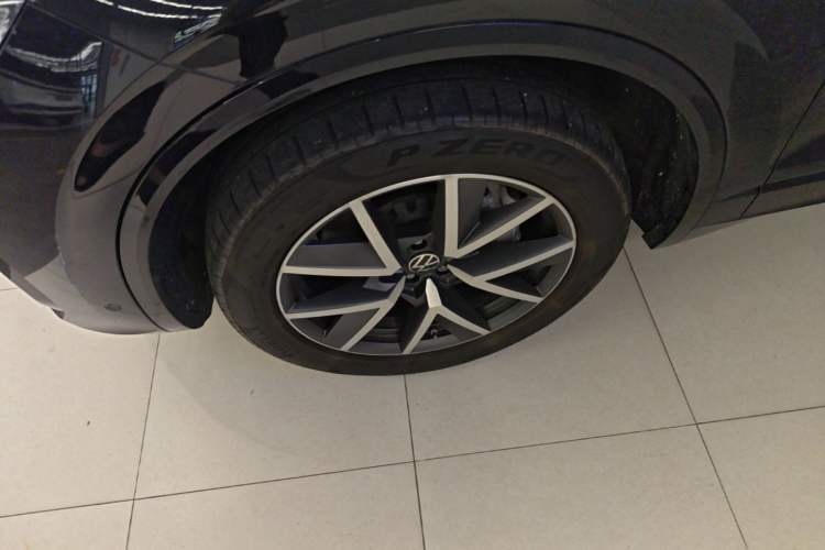 Used Volkswagen Touareg 2021 3.0 TSI Prestige Edition Classic Sport Package Left Front Wheel Hub