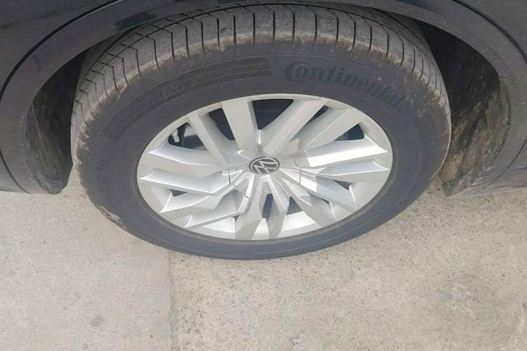 Used Volkswagen Touareg 2021 2.0 TSI RuiShang Edition Left Front Wheel Hub