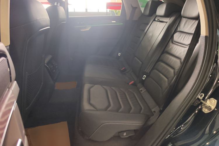 Used Volkswagen Touareg 2021 3.0 TSI Luxury Edition Black Diamond Sport Package Left Rear Seat