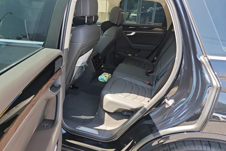 Used Volkswagen Touareg 2021 2.0 TSI RuiShang Edition Left Rear Seat