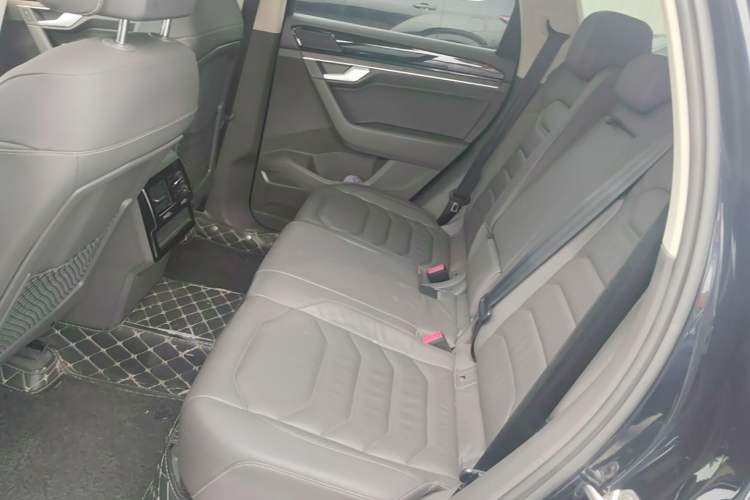 Used Volkswagen Touareg 2021 2.0 TSI RuiShang Edition Left Rear Seat