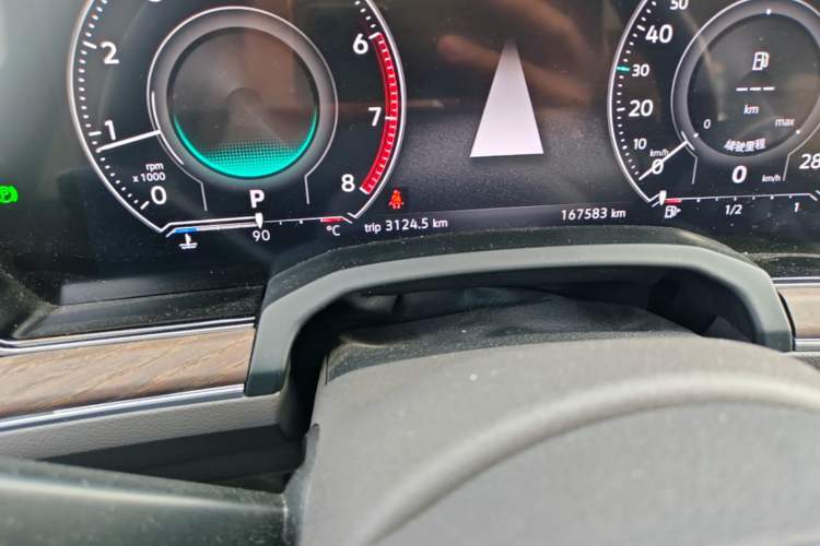 Used Volkswagen Touareg 2021 2.0 TSI Ruiyi Edition Odometer Close Up