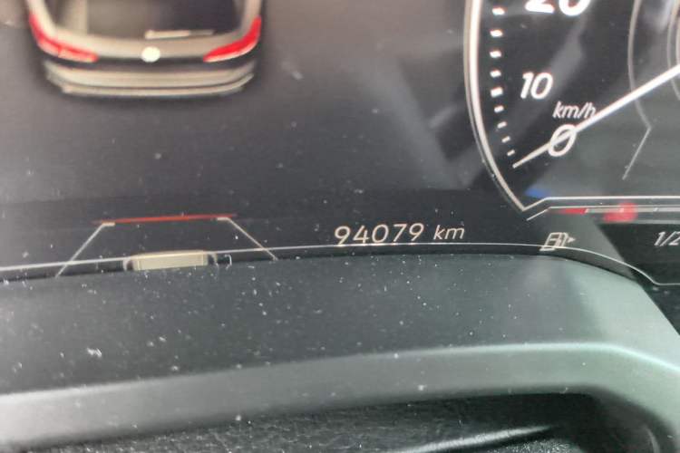 Used Volkswagen Touareg  Odometer Close Up