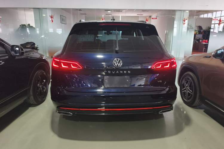 Used Volkswagen Touareg 2021 3.0 TSI Luxury Edition Black Diamond Sport Package Rear