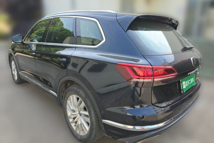 Used Volkswagen Touareg 2021 2.0 TSI Ruiyi Edition Rear Left 45 Deg