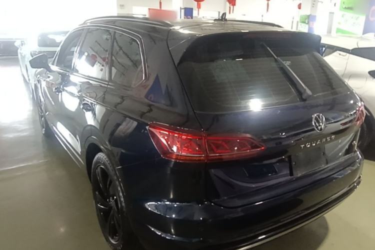 Used Volkswagen Touareg 2021 3.0 TSI Luxury Edition Black Diamond Sport Package Rear Left 45 Deg
