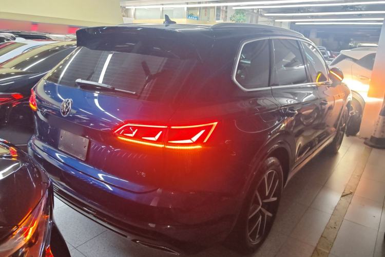 Used Volkswagen Touareg 2021 3.0 TSI Prestige Edition Classic Sport Package Rear Right 45 Deg
