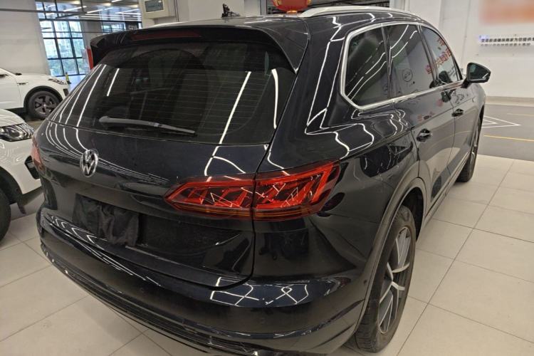 Used Volkswagen Touareg 2021 3.0 TSI Prestige Edition Classic Sport Package Rear Right 45 Deg