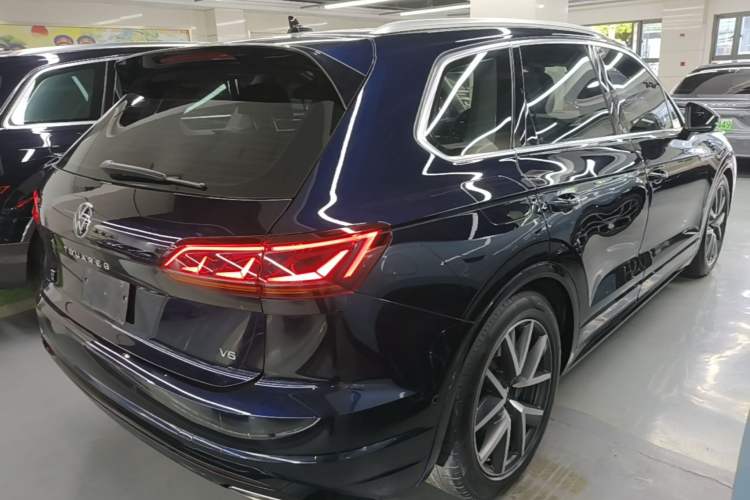 Used Volkswagen Touareg 2021 3.0 TSI Prestige Edition Classic Sport Package Rear Right 45 Deg