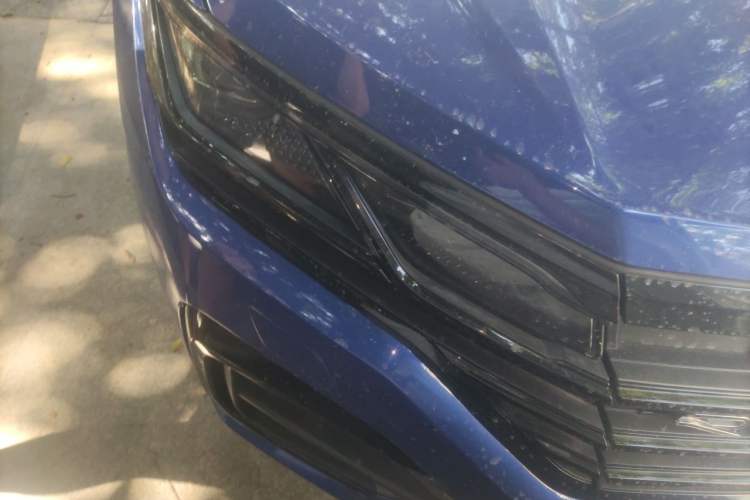 Used Volkswagen Touareg 2021 3.0 TSI Luxury Edition Black Diamond Sport Package Right Front Headlight