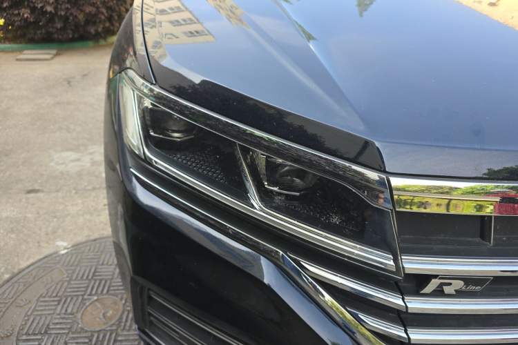 Used Volkswagen Touareg 2021 2.0 TSI Ruiyi Edition Right Front Headlight